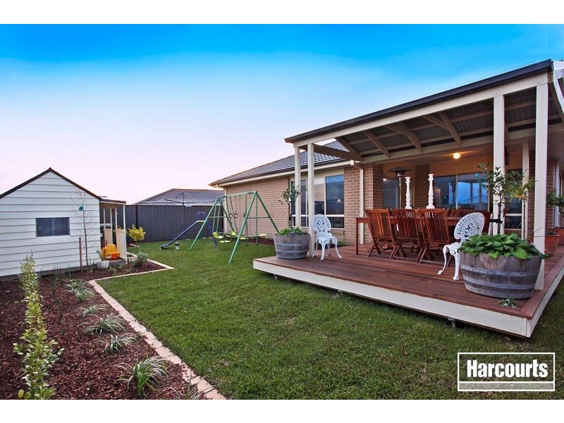 7 Adrian Drive, Pakenham VIC 3810