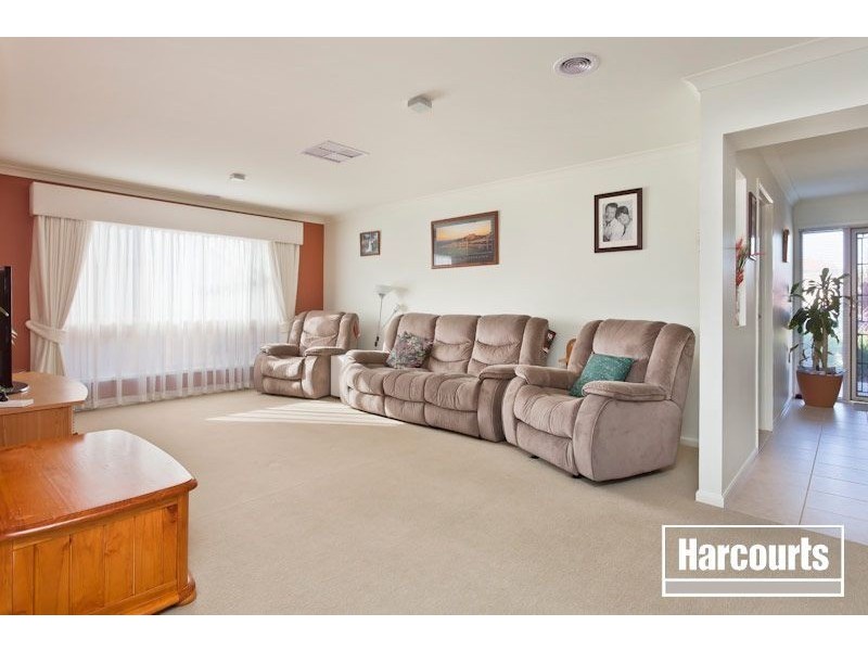 30 Tyrone Avenue, Pakenham VIC 3810