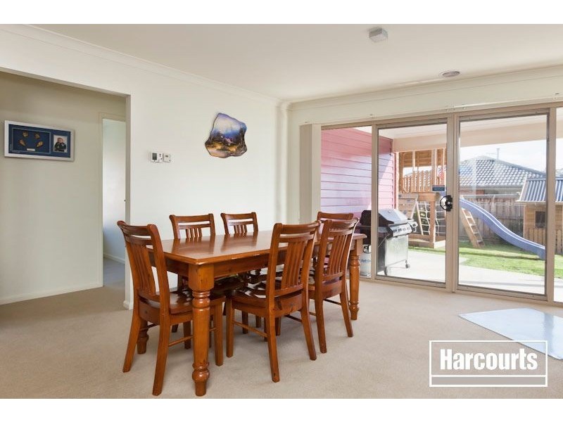 30 Tyrone Avenue, Pakenham VIC 3810