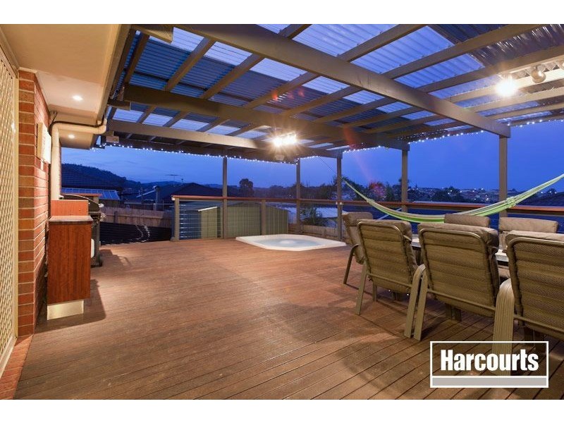 20 Luca Place, Pakenham VIC 3810