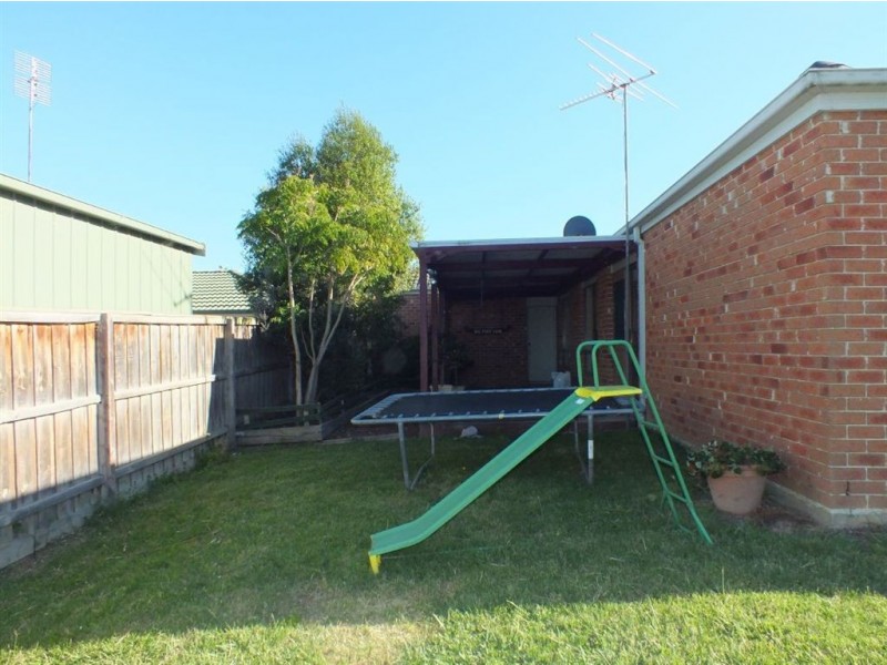 98 Ebony Drive, Pakenham VIC 3810