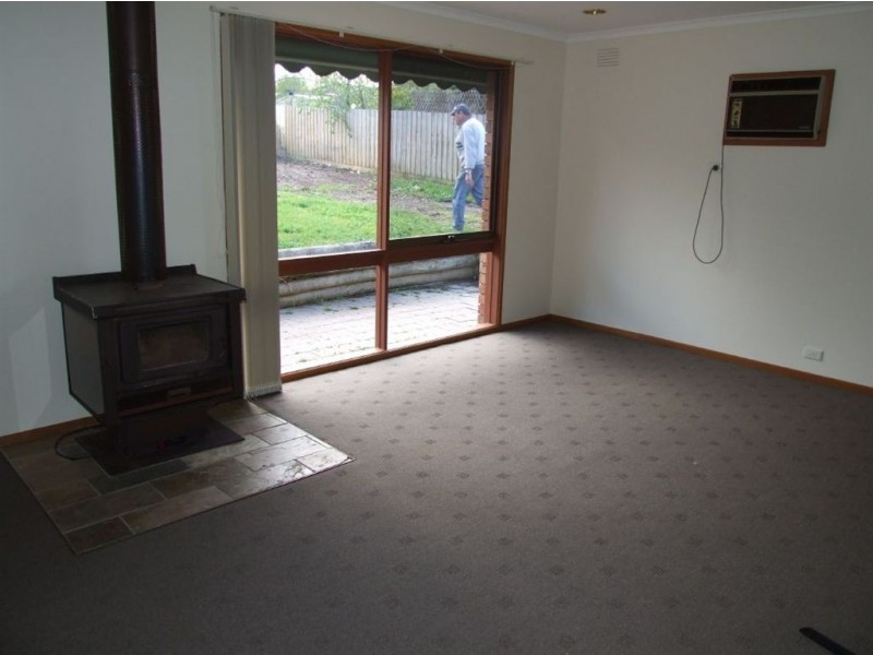 35 Ahern Road, Pakenham VIC 3810
