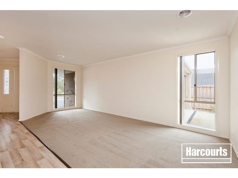 27 Bohemia Crescent, Pakenham VIC 3810