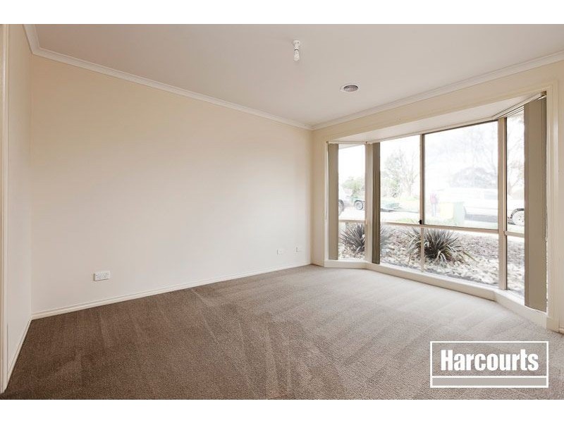 27 Bohemia Crescent, Pakenham VIC 3810