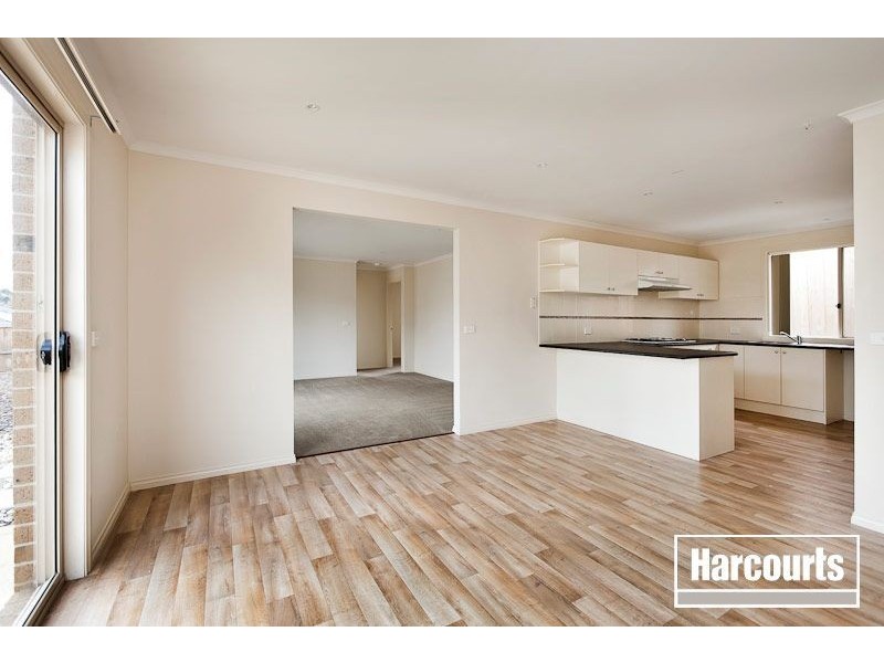 27 Bohemia Crescent, Pakenham VIC 3810