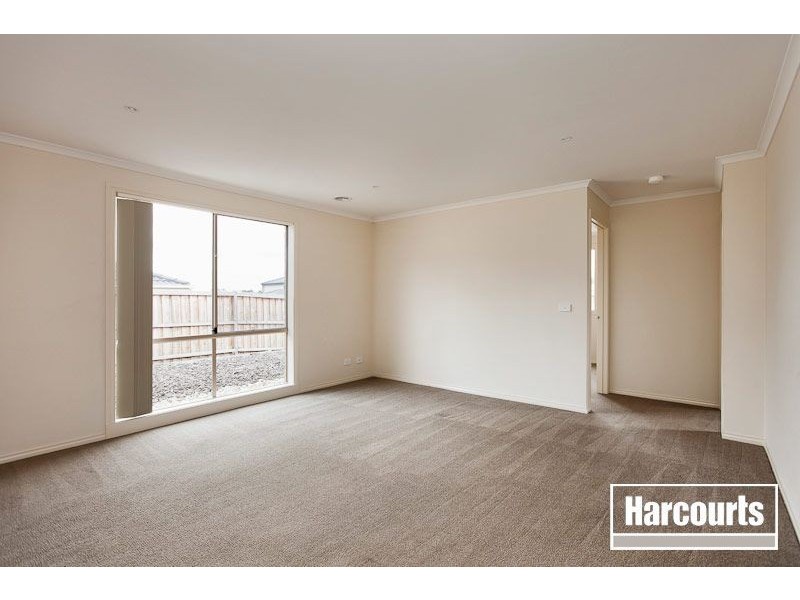 27 Bohemia Crescent, Pakenham VIC 3810