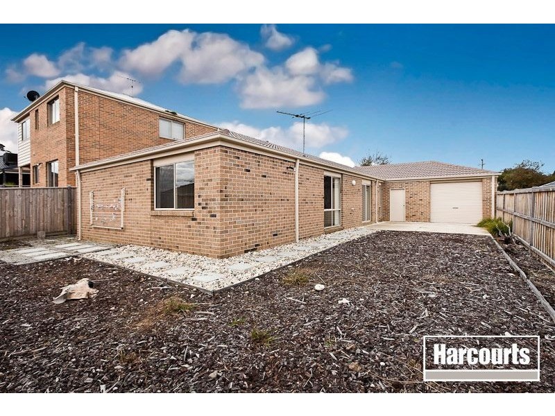 27 Bohemia Crescent, Pakenham VIC 3810