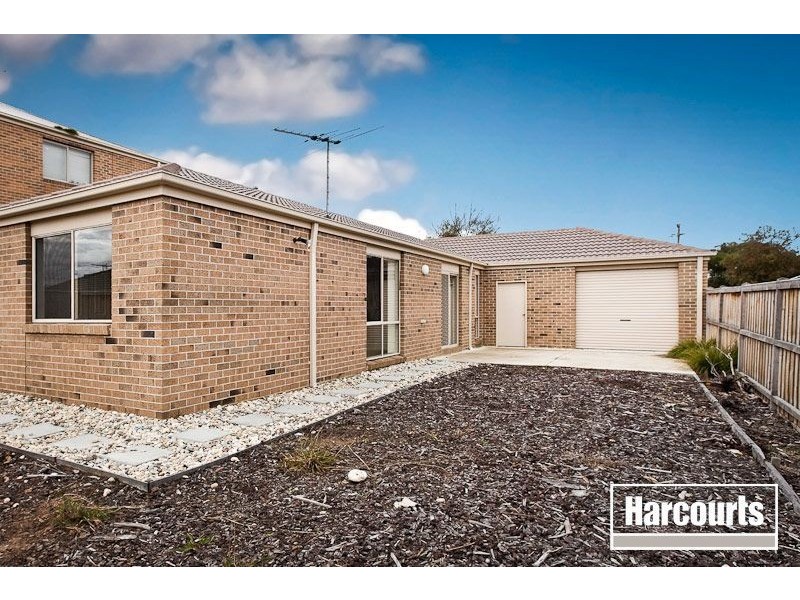27 Bohemia Crescent, Pakenham VIC 3810