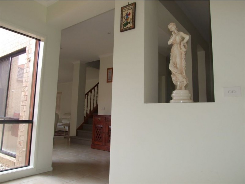 8 Denmark Hill Road, Berwick VIC 3806