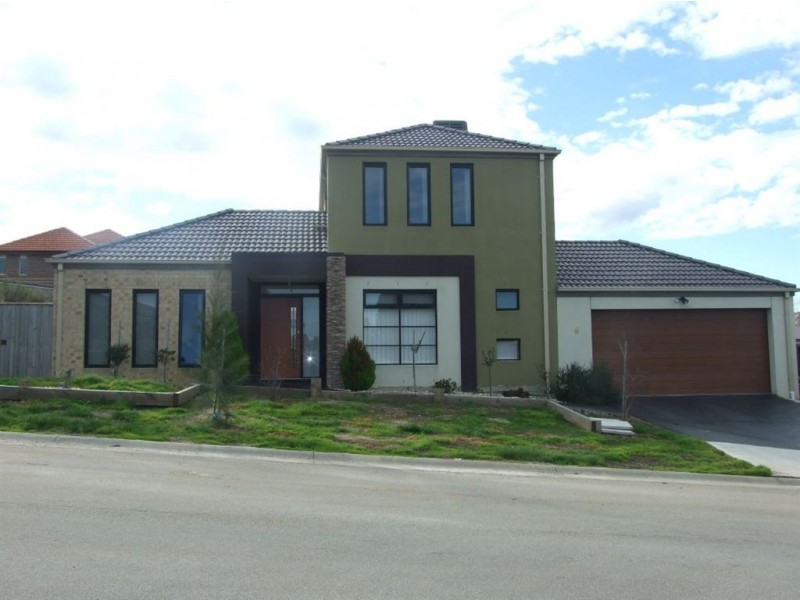 8 Denmark Hill Road, Berwick VIC 3806