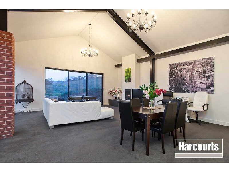 45 Highland Drive, Pakenham VIC 3810