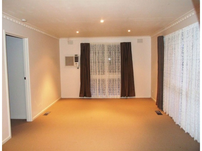 15 Thwaites Road, Pakenham VIC 3810