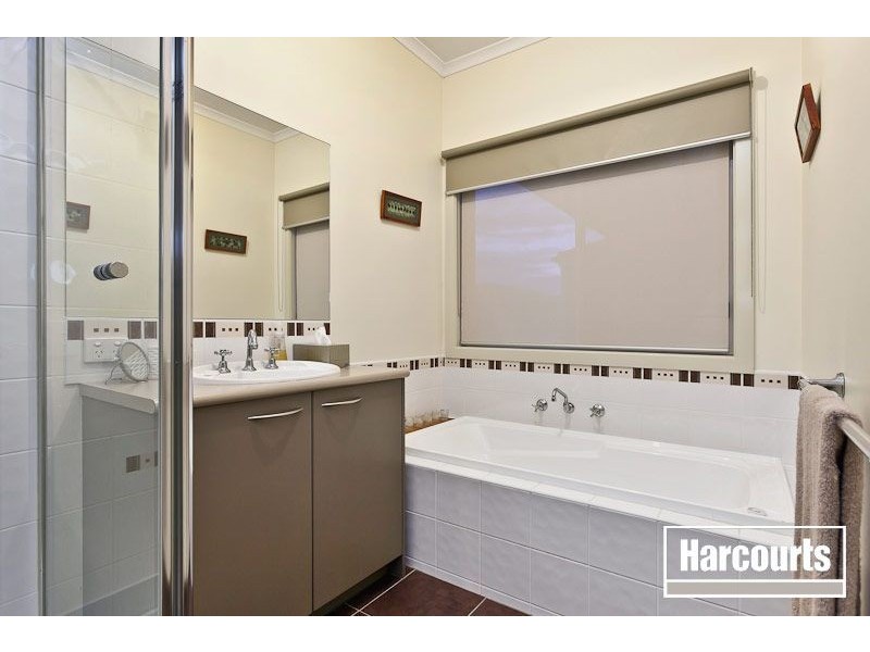 28 Blackwood Drive, Pakenham VIC 3810