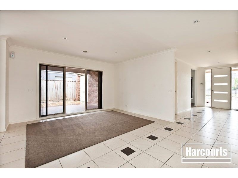 4 Tyrone Avenue, Pakenham VIC 3810