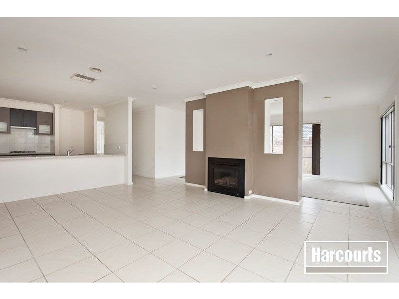 4 Tyrone Avenue, Pakenham VIC 3810