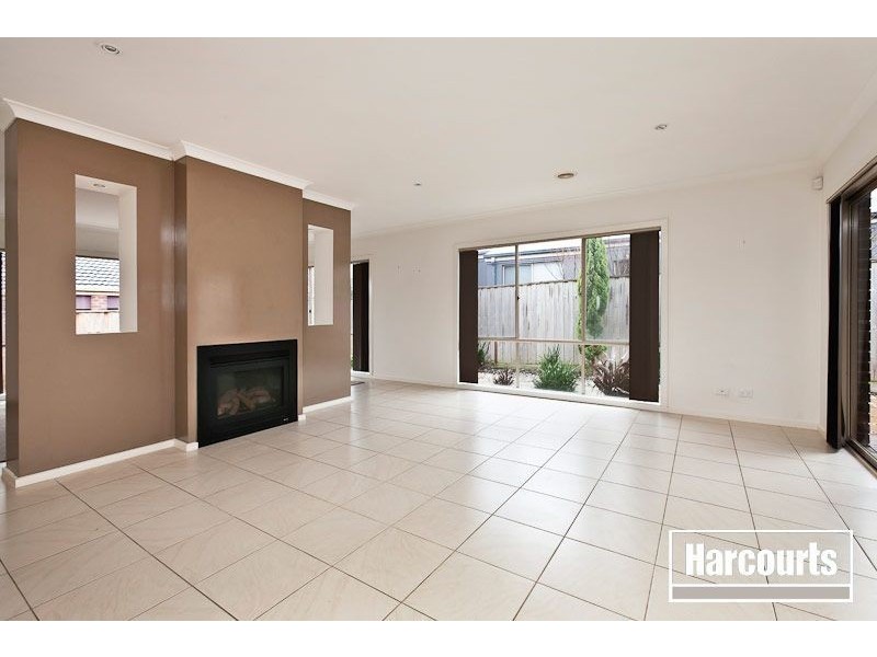 4 Tyrone Avenue, Pakenham VIC 3810