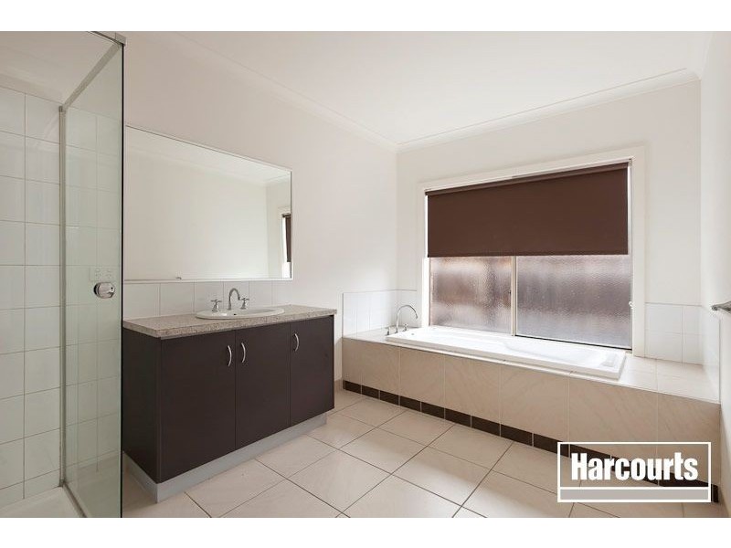 4 Tyrone Avenue, Pakenham VIC 3810