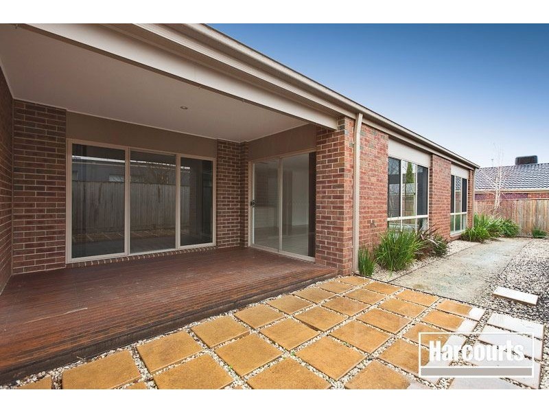 4 Tyrone Avenue, Pakenham VIC 3810