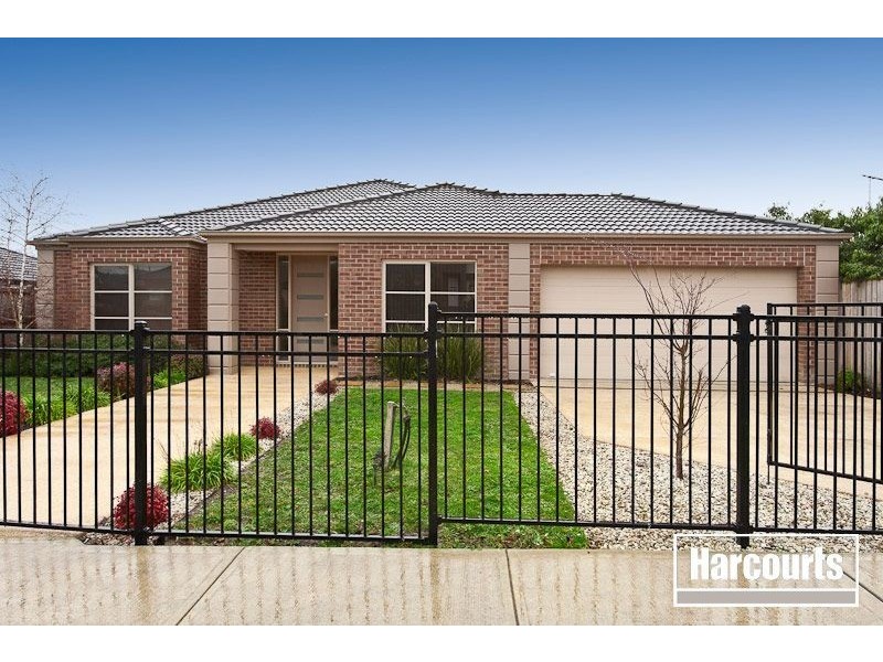 4 Tyrone Avenue, Pakenham VIC 3810