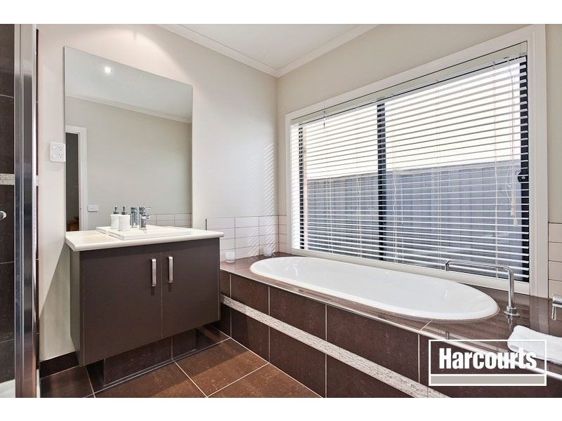 28 Tyrone Avenue, Pakenham VIC 3810