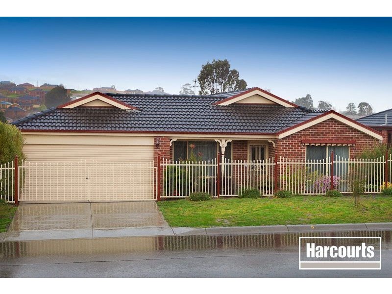 8 Torre Road, Pakenham VIC 3810