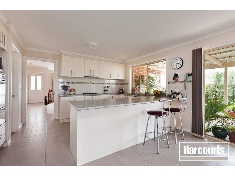 8 Torre Road, Pakenham VIC 3810