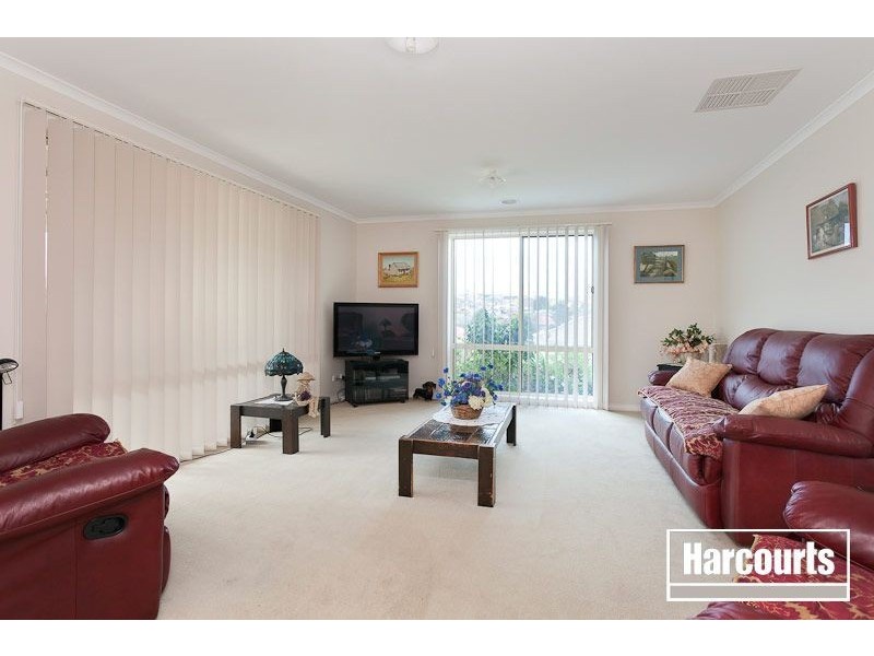 8 Torre Road, Pakenham VIC 3810