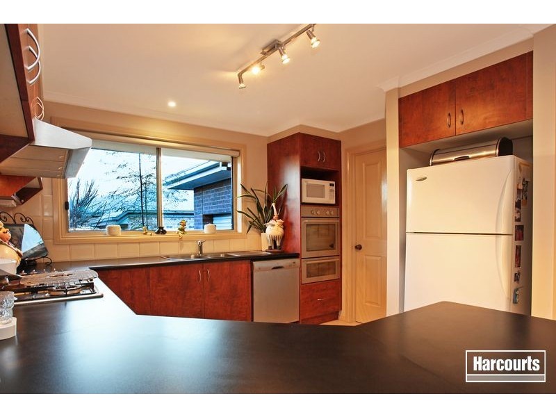 4 Banks Road, Pakenham VIC 3810