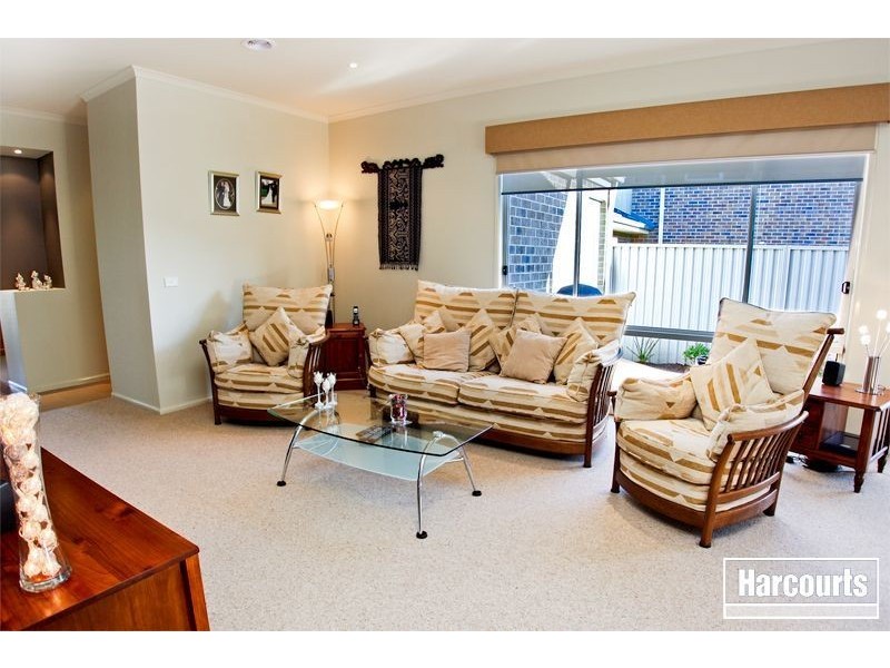 24 Eventide Rise, Pakenham VIC 3810