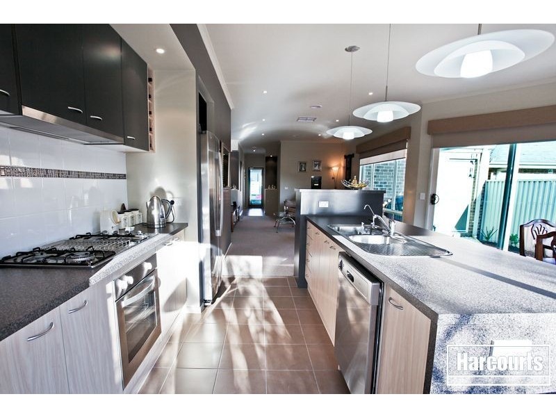 24 Eventide Rise, Pakenham VIC 3810