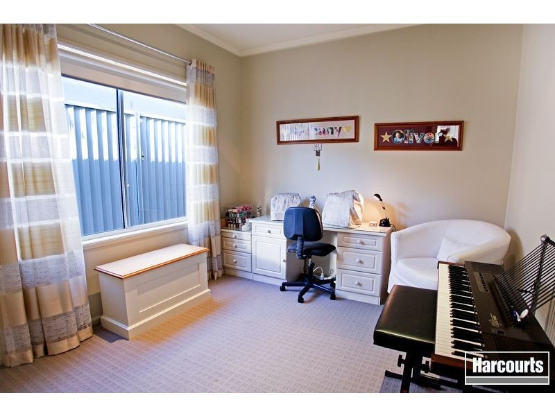 24 Eventide Rise, Pakenham VIC 3810