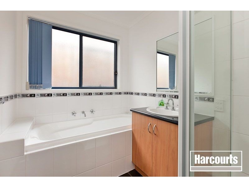 4 Natanya Drive, Pakenham VIC 3810