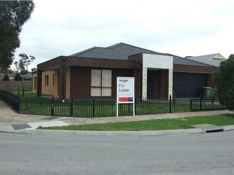 9 Colonial Way, Pakenham VIC 3810