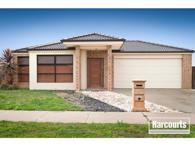 47 Greendale Bvd, Pakenham VIC 3810