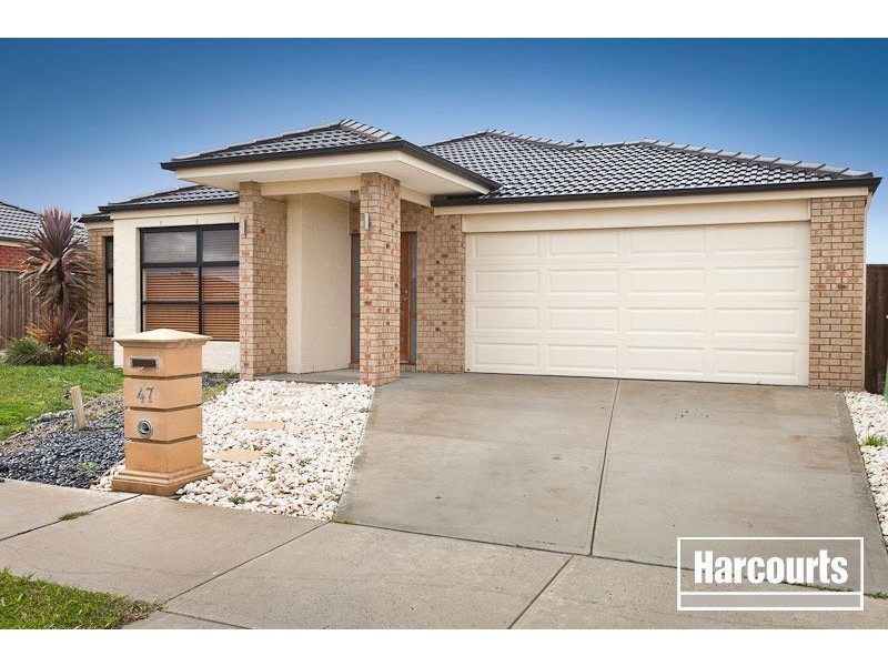47 Greendale Bvd, Pakenham VIC 3810