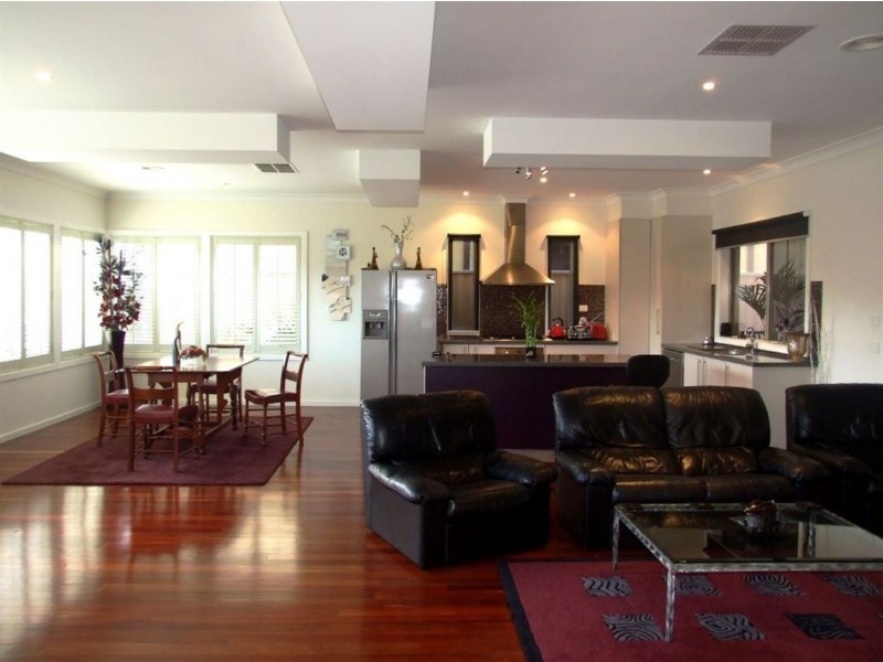 9 Reidel Avenue, Pakenham VIC 3810