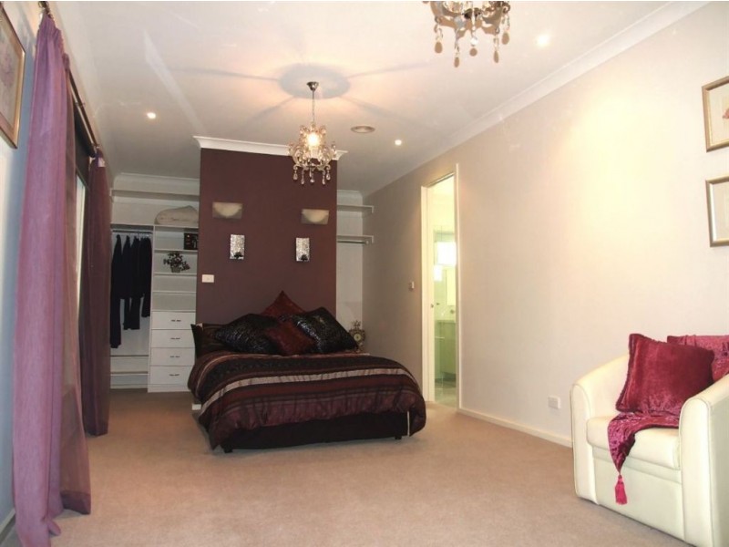 9 Reidel Avenue, Pakenham VIC 3810