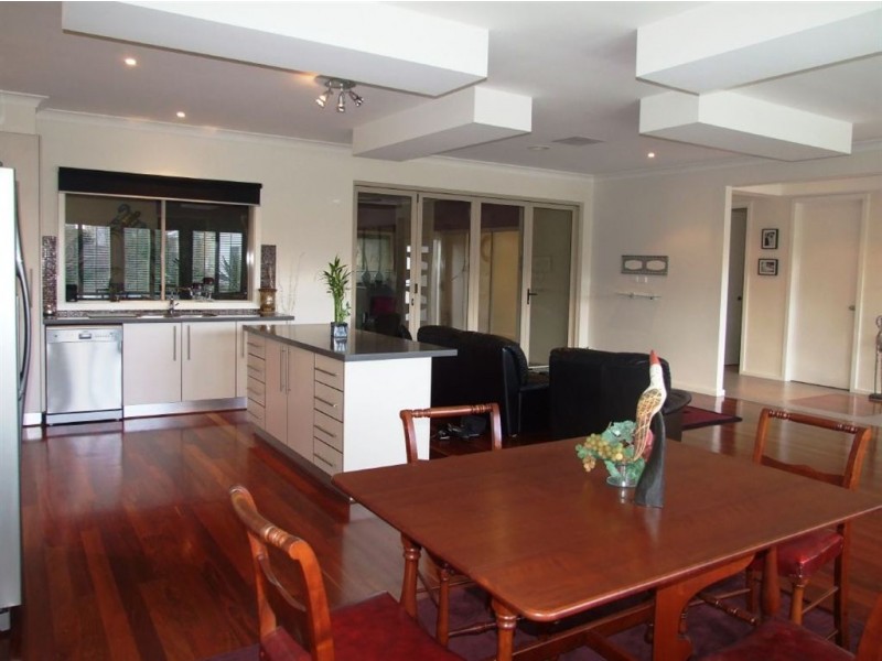 9 Reidel Avenue, Pakenham VIC 3810