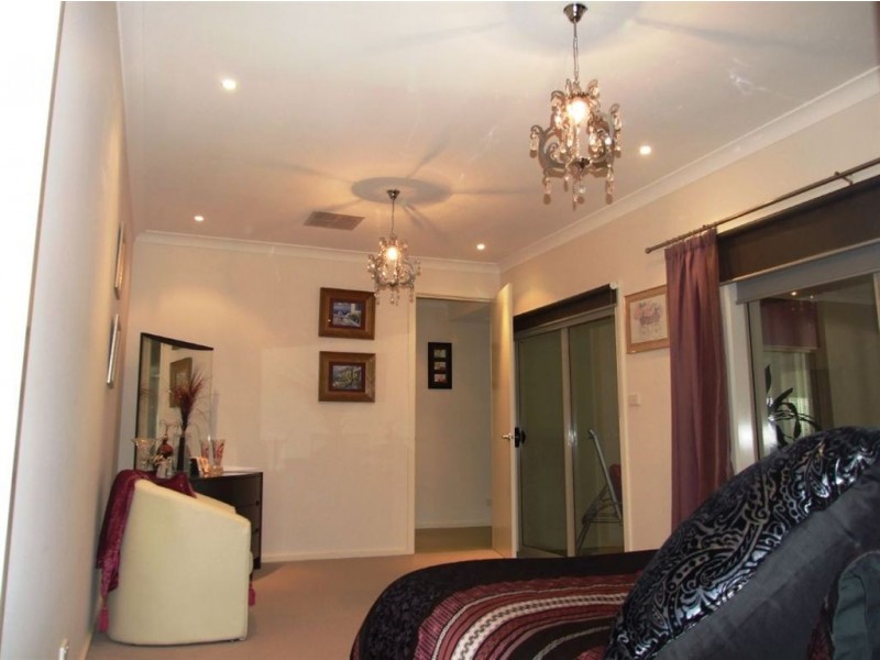 9 Reidel Avenue, Pakenham VIC 3810