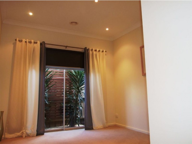 9 Reidel Avenue, Pakenham VIC 3810