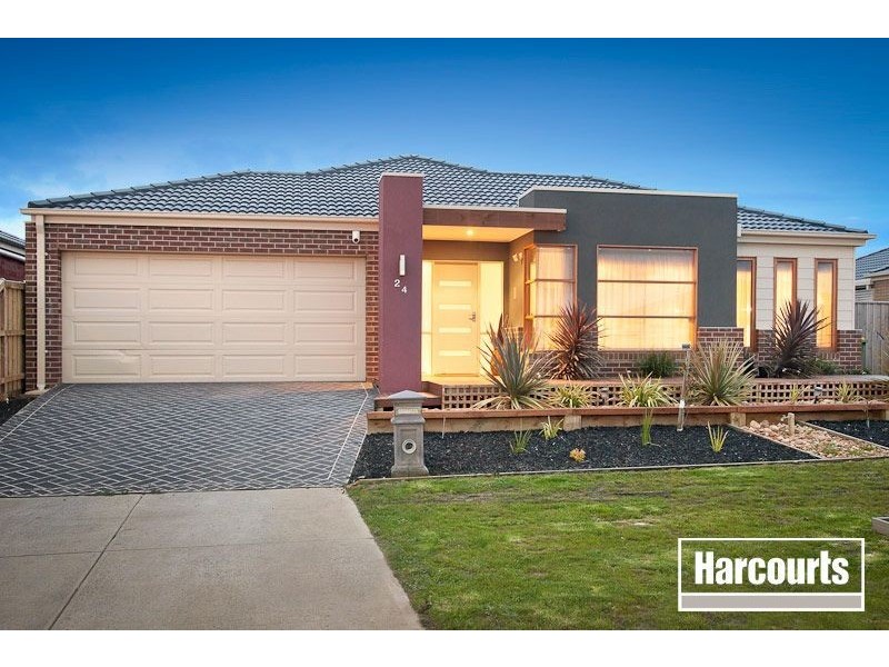 24 Gallery Way, Pakenham VIC 3810