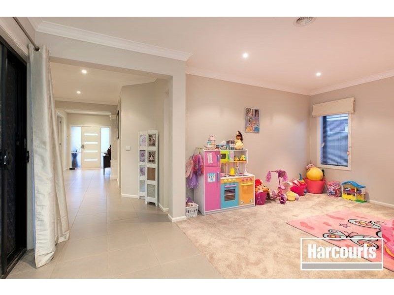 24 Gallery Way, Pakenham VIC 3810
