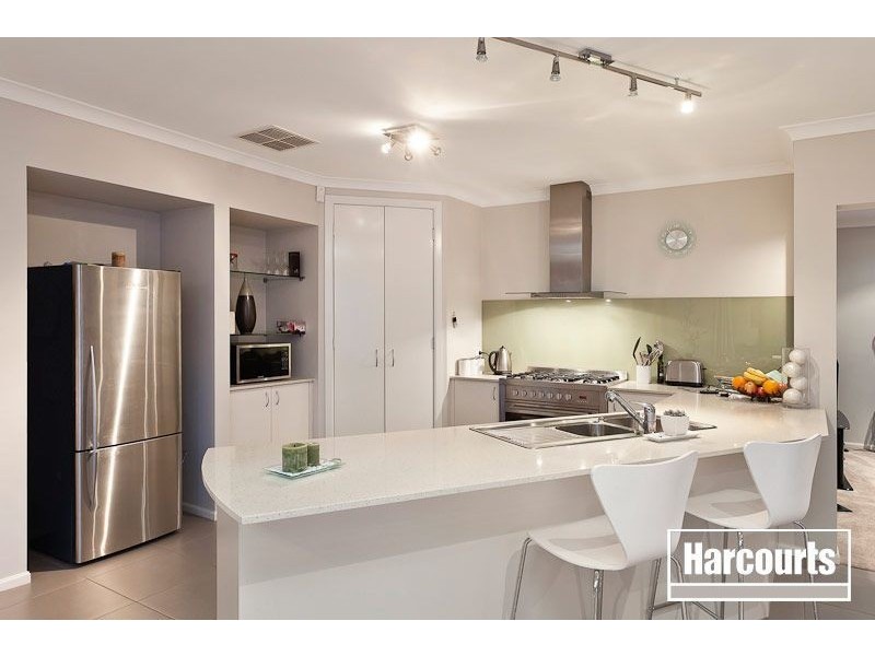 24 Gallery Way, Pakenham VIC 3810