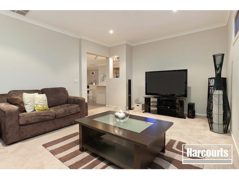 24 Gallery Way, Pakenham VIC 3810