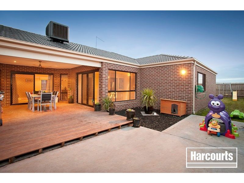 24 Gallery Way, Pakenham VIC 3810