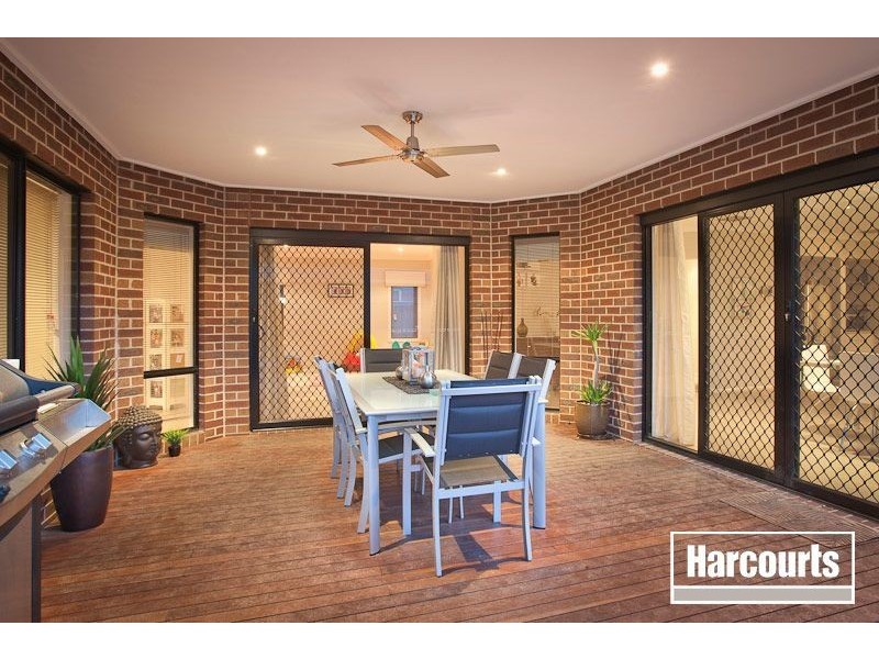 24 Gallery Way, Pakenham VIC 3810