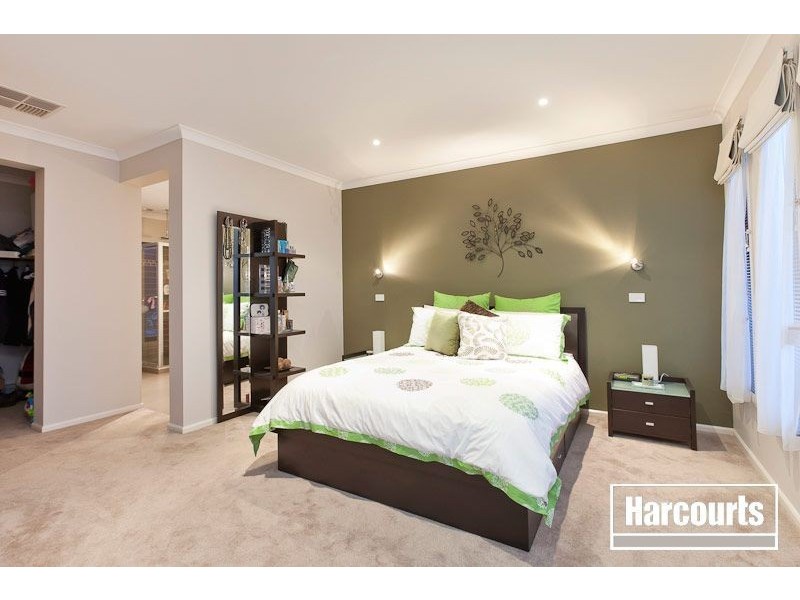 24 Gallery Way, Pakenham VIC 3810