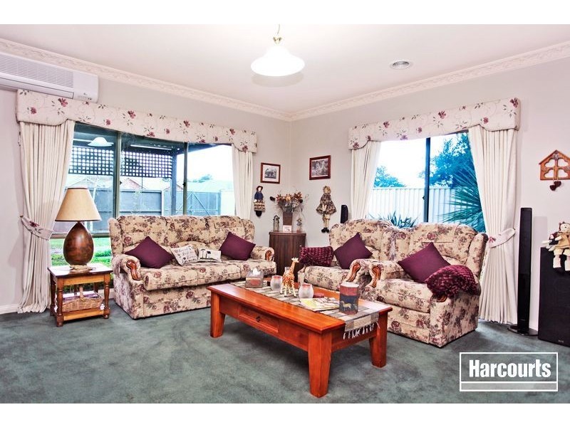 10 Iris Place, Pakenham VIC 3810