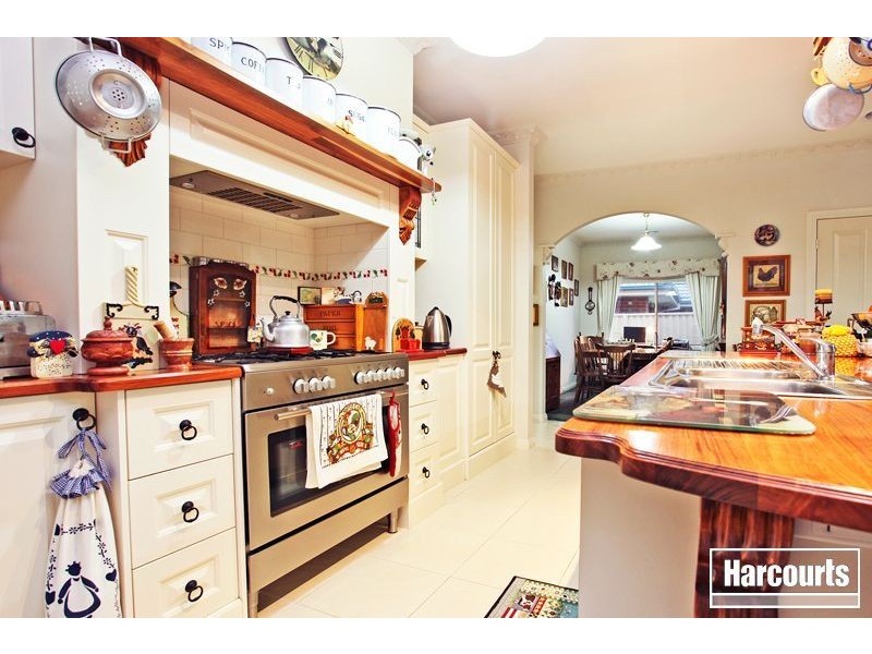 10 Iris Place, Pakenham VIC 3810