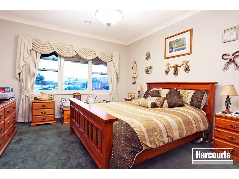 10 Iris Place, Pakenham VIC 3810